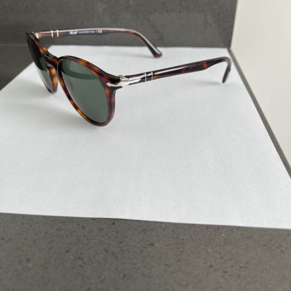 Brand New - Persol PO3152S  52mm Dark Tortoise / Grey Lenses New Sunglasses - Picture 10 of 13